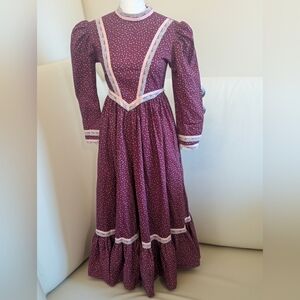 Vintage 70s Handmade Girls Prairie Dress | Burgundy Floral Calico | Lace & Ribbo
